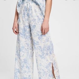 GAP Floral Dreamwell Lounge Pants